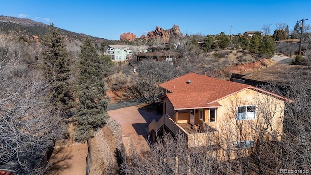 bird's eye view featuring a mountain view