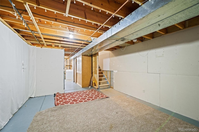 basement featuring washer / dryer