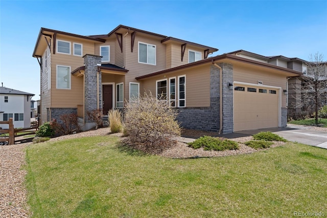 view of front of home featuring a front lawn, driveway, a garage, and fence