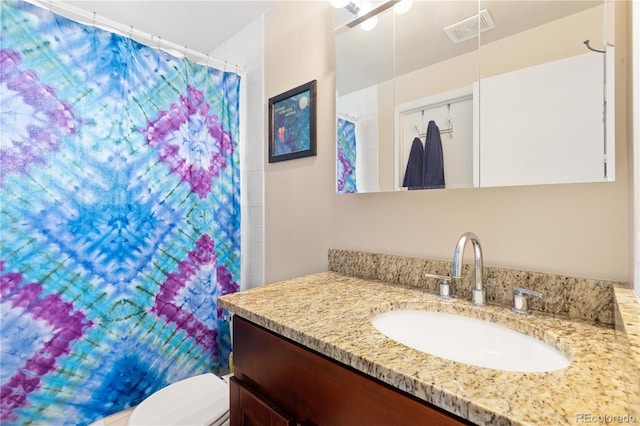 4374 E Peakview Cir, Centennial, CO 80121 - bathroom featuring vanity and a shower with curtain
