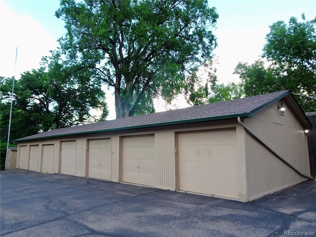 2351 Federal Blvd Unit 401, Denver, CO 80211 - view of garage