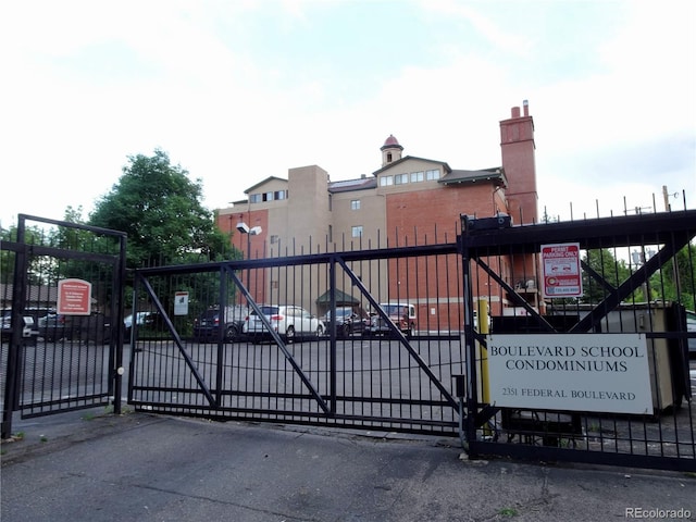 2351 Federal Blvd Unit 401, Denver, CO 80211 - view of gate