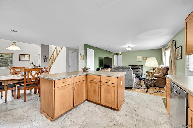 11285 Iola St, Commerce City, CO 80640 - photo 8