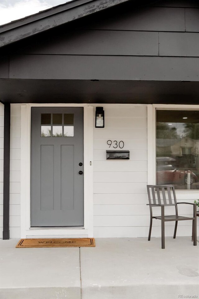 930 S Lowell Blvd, Denver, CO 80219 - entrance to property with a porch