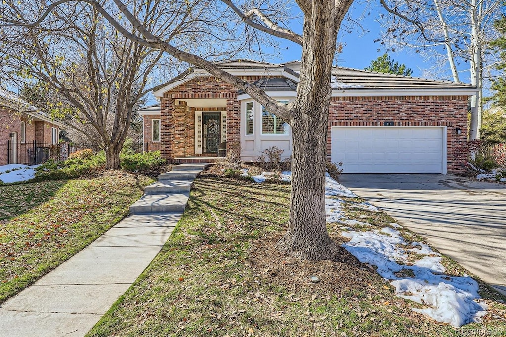 view of front of property featuring a garage