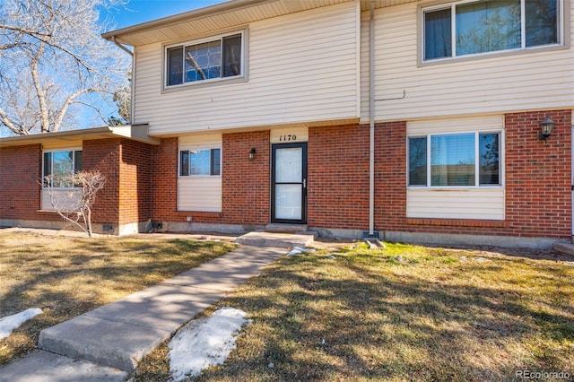 view of front of house with a front yard