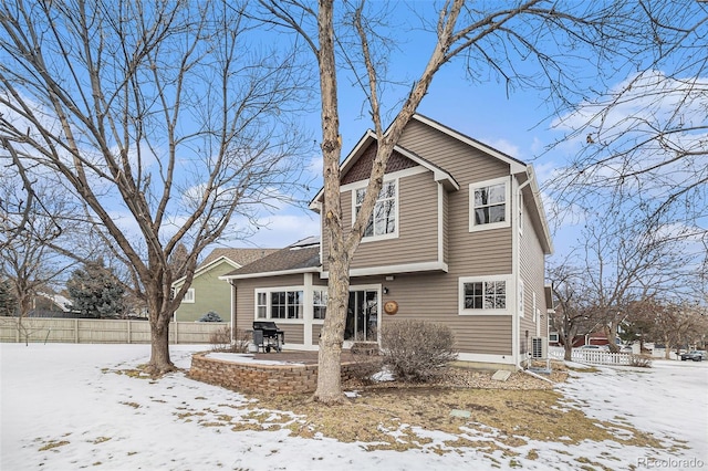 view of front of property