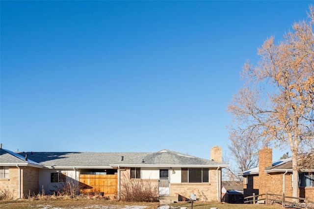 view of front of property