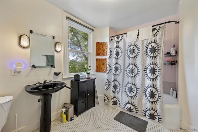 1437 Columbine St, Denver, CO 80206 - full bath with toilet and shower / bathtub combination with curtain
