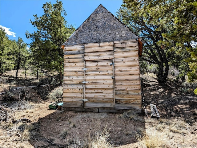 view of outdoor structure