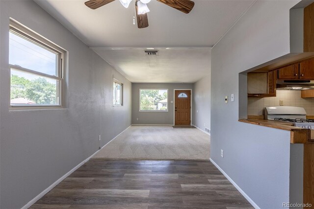 1099 Wheeling St, Aurora, CO 80011 - foyer entrance with wood finished floors and ceiling fan