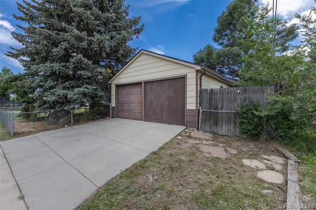 1099 Wheeling St, Aurora, CO 80011 - view of detached garage
