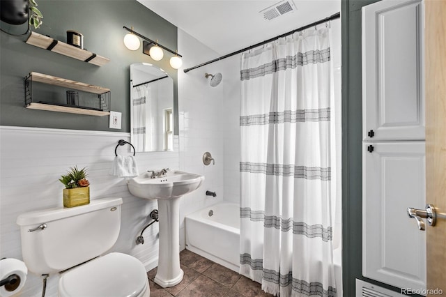 3464 S Downing St, Englewood, CO 80113 - full bath featuring shower / bath combination with curtain and tile patterned floors