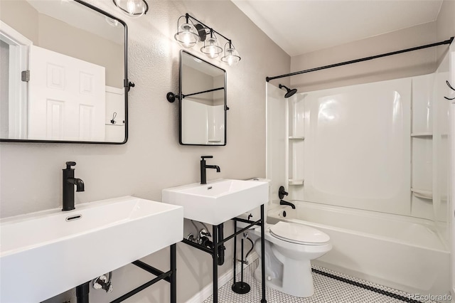 9385 Pepperwood Ln, Highlands Ranch, CO 80126 - bathroom with bathing tub / shower combination and tile patterned flooring