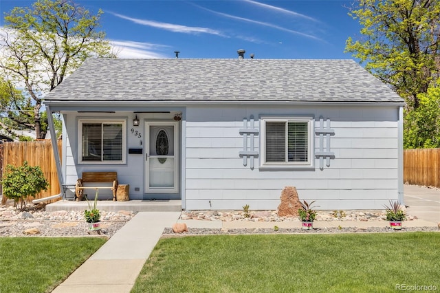 935 Newark St, Aurora, CO 80010 - bungalow-style house with roof with shingles