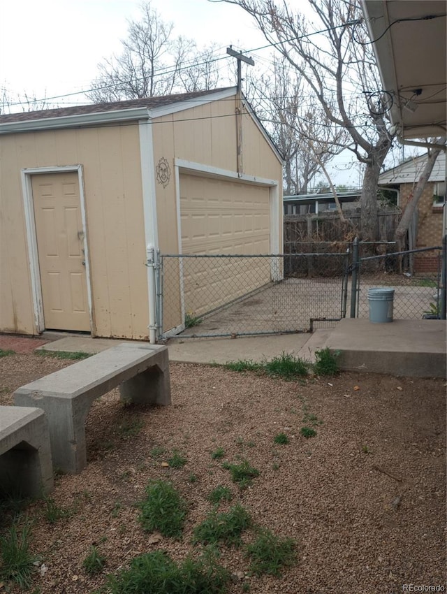 5640 E 67th Pl, Commerce City, CO 80022 - view of outdoor structure featuring fence and an outdoor structure