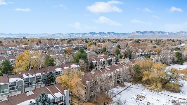 bird's eye view with a mountain view