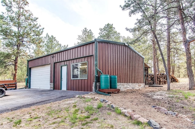 5030 Cedar Way, Elizabeth, CO 80107 - view of outbuilding featuring driveway