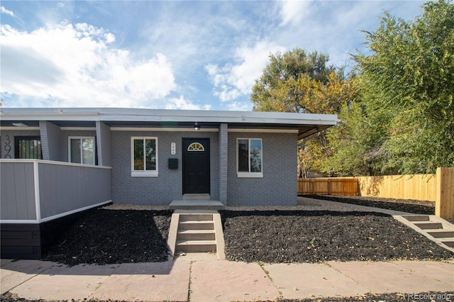 view of front of house featuring a porch