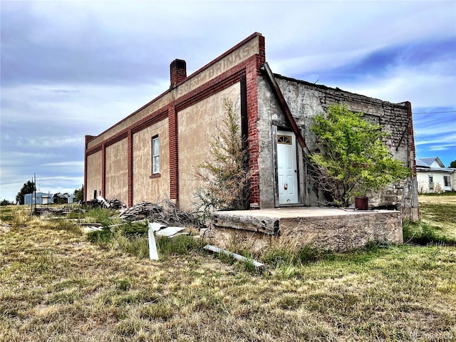 view of home's exterior