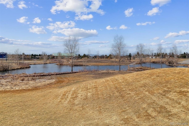 view of yard featuring a water view