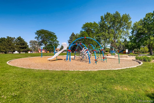 2880 N Glencoe St, Denver, CO 80207 - community play area featuring a lawn