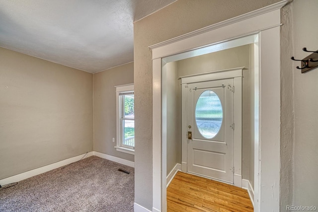 2226 N Greenwood St, Pueblo, CO 81003 - foyer entrance featuring baseboards