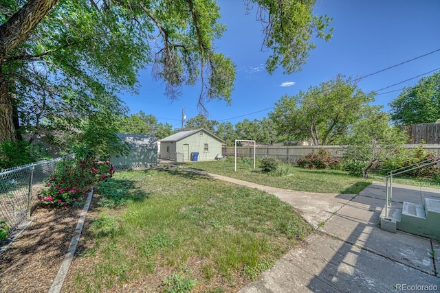 2226 N Greenwood St, Pueblo, CO 81003 - view of yard