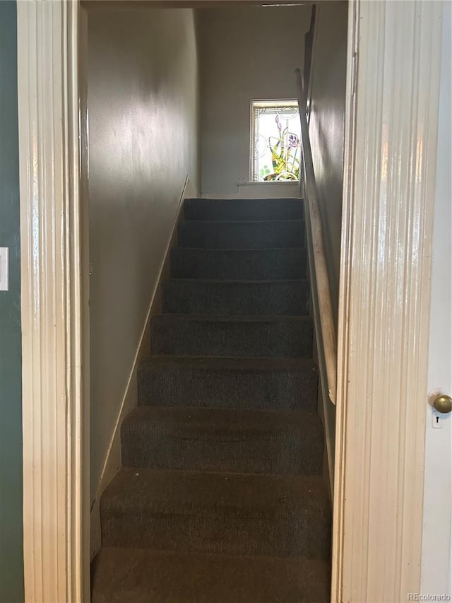 36 N Logan St, Denver, CO 80203 - view of staircase
