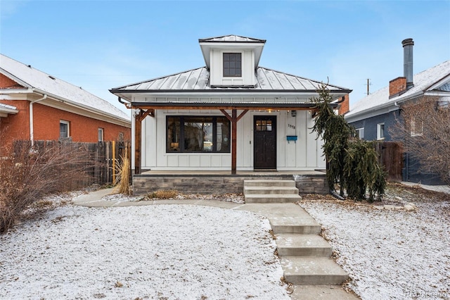 view of front of home featuring a porch