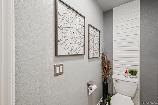 7548 S Biloxi Way, Aurora, CO 80016 - bathroom featuring toilet
