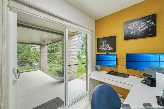 7548 S Biloxi Way, Aurora, CO 80016 - office area with healthy amount of natural light