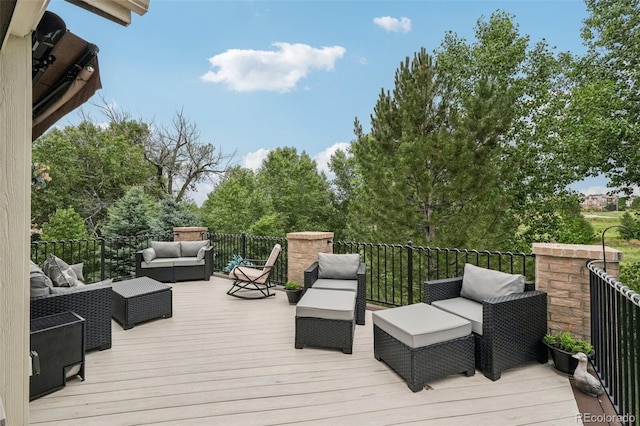 7548 S Biloxi Way, Aurora, CO 80016 - deck with an outdoor hangout area