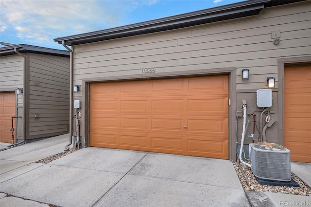 10066 Belvedere Cir, Lone Tree, CO 80124 - garage with driveway