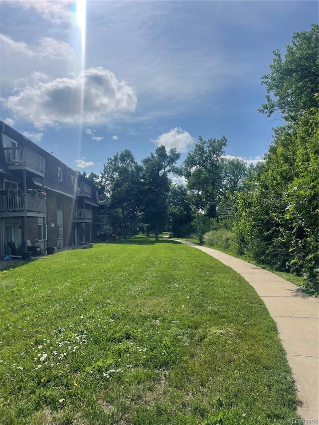 309 E Highline Cir Unit 104, Centennial, CO 80122 - view of green lawn