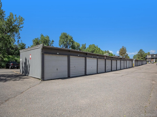 309 E Highline Cir Unit 104, Centennial, CO 80122 - view of garage