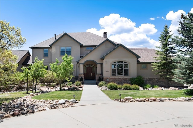 view of front of home featuring a front yard