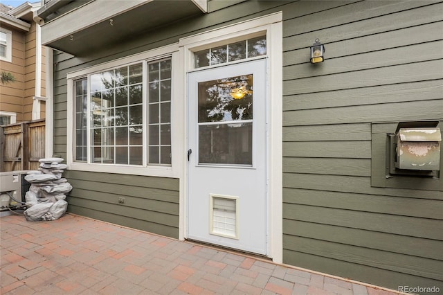 1409 Carlyle Park Cir, Highlands Ranch, CO 80129 - property entrance featuring a patio area