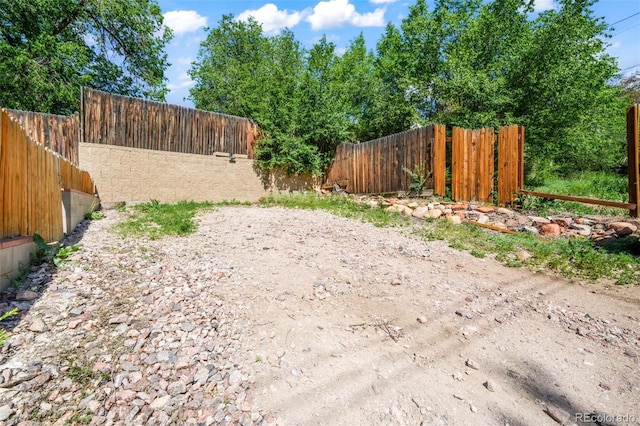 614 W Kiowa St, Colorado Springs, CO 80905 - view of yard