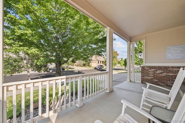 6885 S Buchanan Ct, Aurora, CO 80016 - view of porch