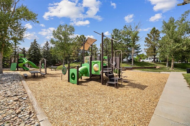 6885 S Buchanan Ct, Aurora, CO 80016