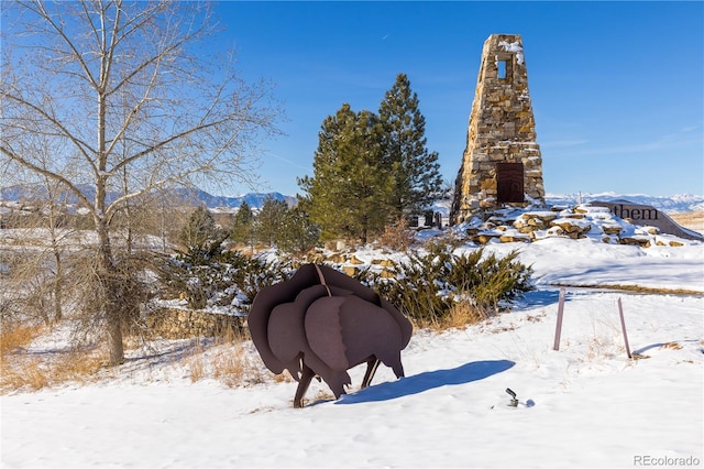 view of property's community with a mountain view