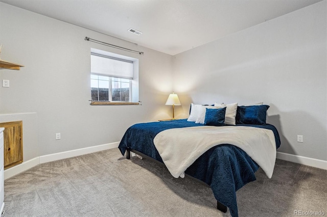 bedroom with carpet flooring