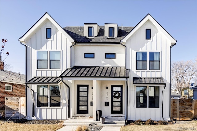 view of modern farmhouse style home