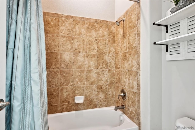 full bath with shower / tub combo with curtain and toilet