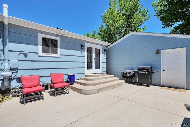 6179 S Bemis St, Littleton, CO 80120 - back of house featuring a patio area