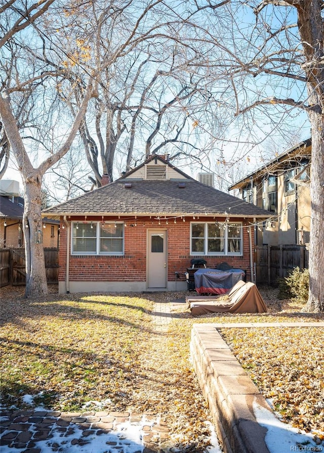 view of front facade featuring a hot tub