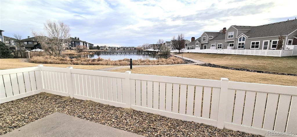 view of yard featuring a water view