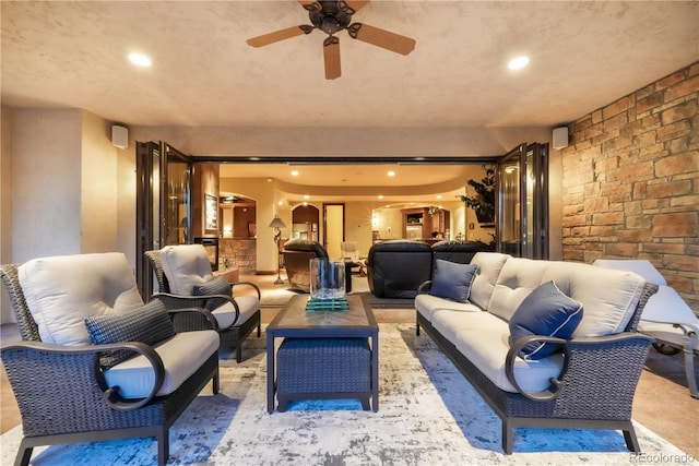 17540 Pond View Pl, Colorado Springs, CO 80908 - lobby with recessed lighting