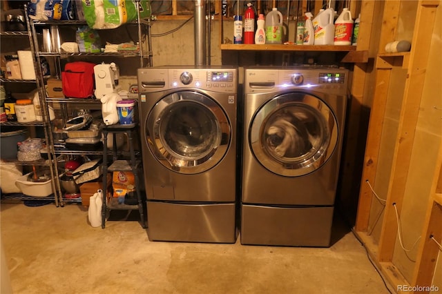 1936 S Poplar St, Denver, CO 80224 - laundry room featuring independent washer and dryer